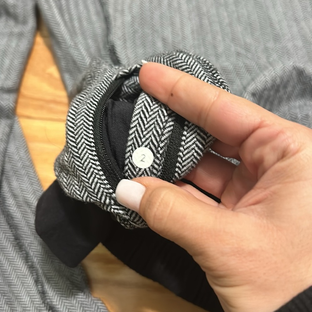 🍋Lululemon Pullover - Picture 6 of 6